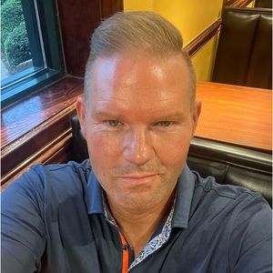 Meet your Posher, Clint